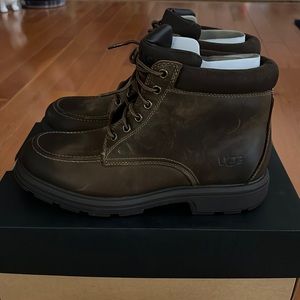 UGG MID boots - Men size 9